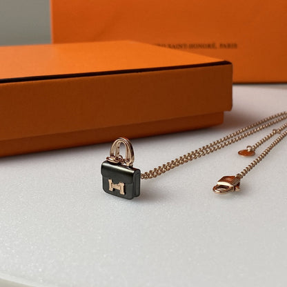 [Vellora Opalyn]CONSTANCE BLACK PEDANT PINK GOLD NECKLACE