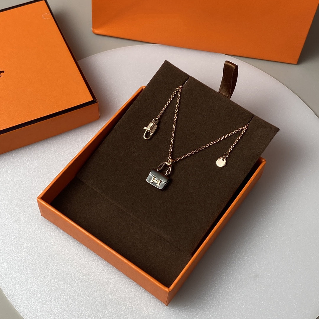 [Vellora Opalyn]CONSTANCE BLACK PEDANT PINK GOLD NECKLACE