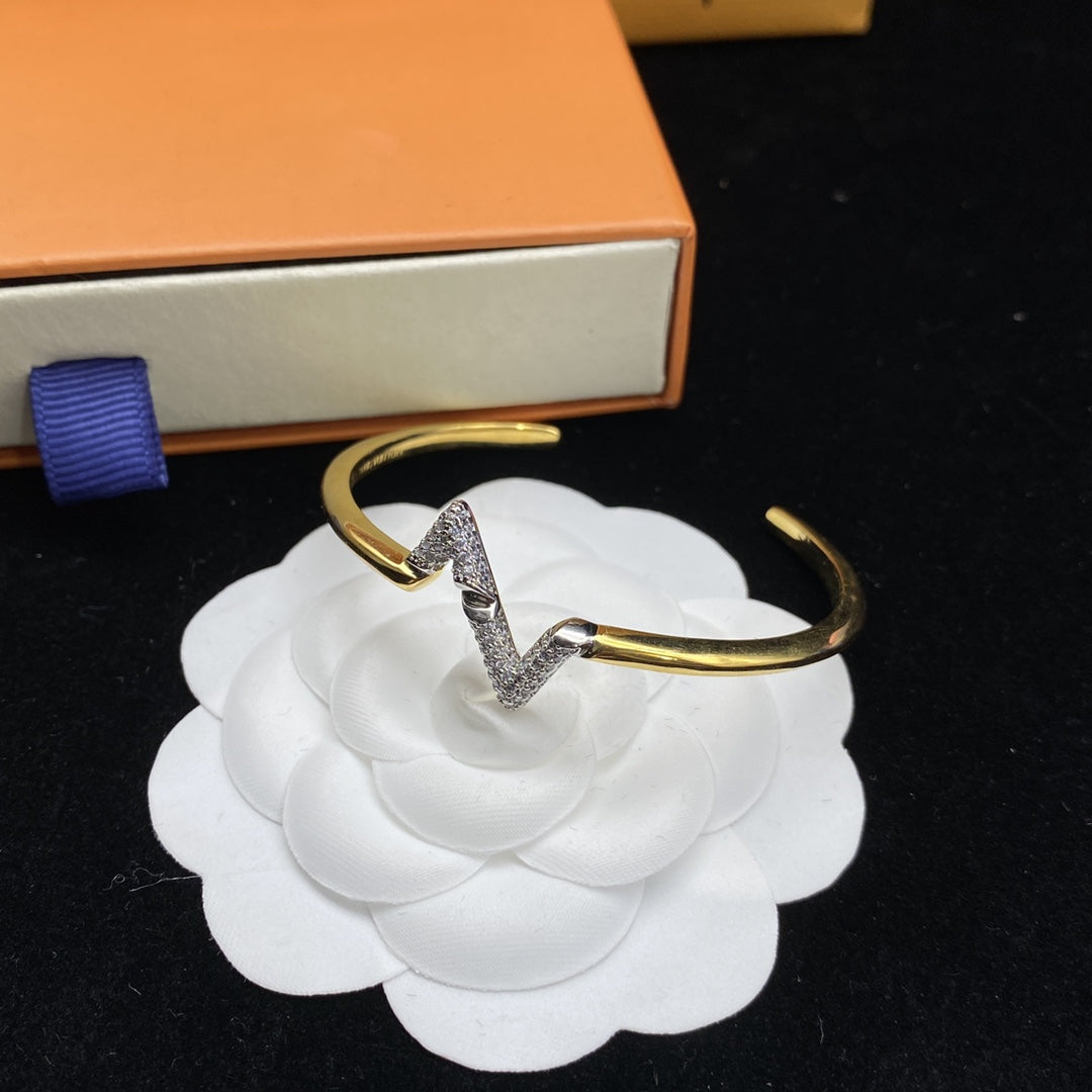 [Vellora Opalyn]VOLTE UPSITE DOWN DIAMOND GOLD OPEN BRACELET