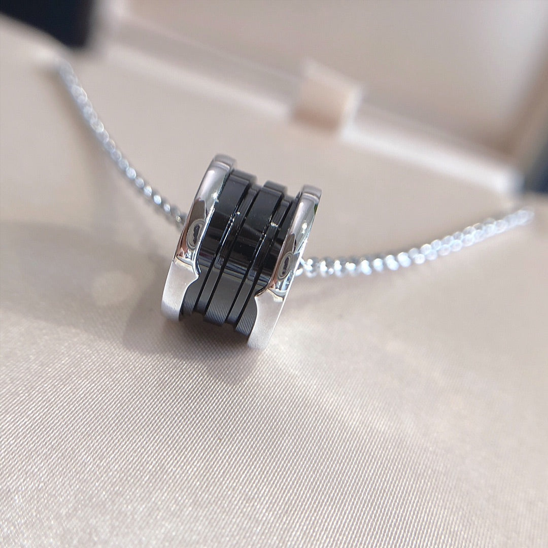 [Vellora Opalyn]ZERO 1 BLACK CERAMIC SILVER NECKLACE