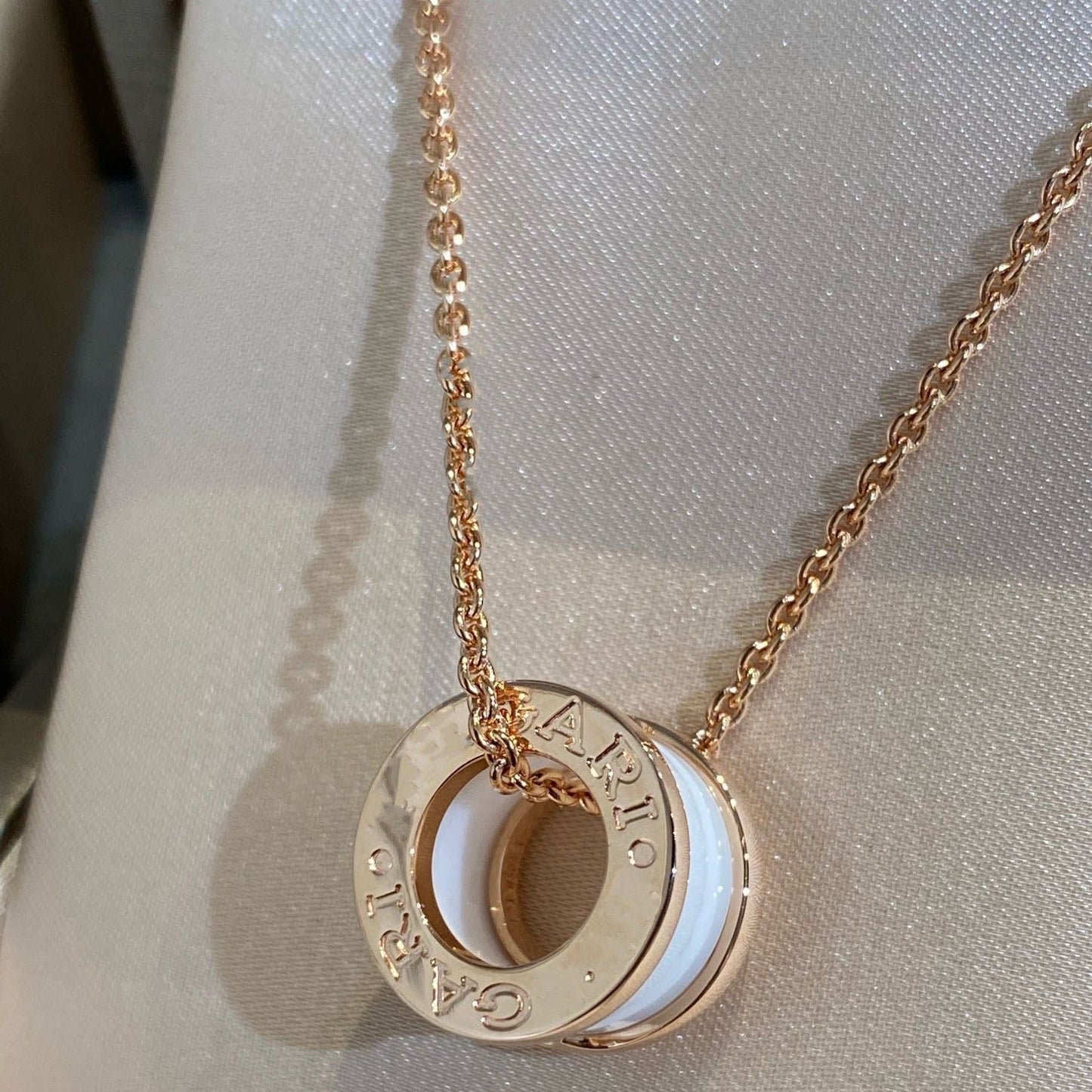 [Vellora Opalyn]ZERO 1 WHITE CERAMIC PINK GOLD NECKLACE