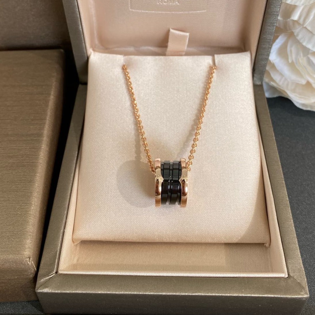 [Vellora Opalyn]ZERO 1 BLACK CERAMIC PINK GOLD NECKLACE
