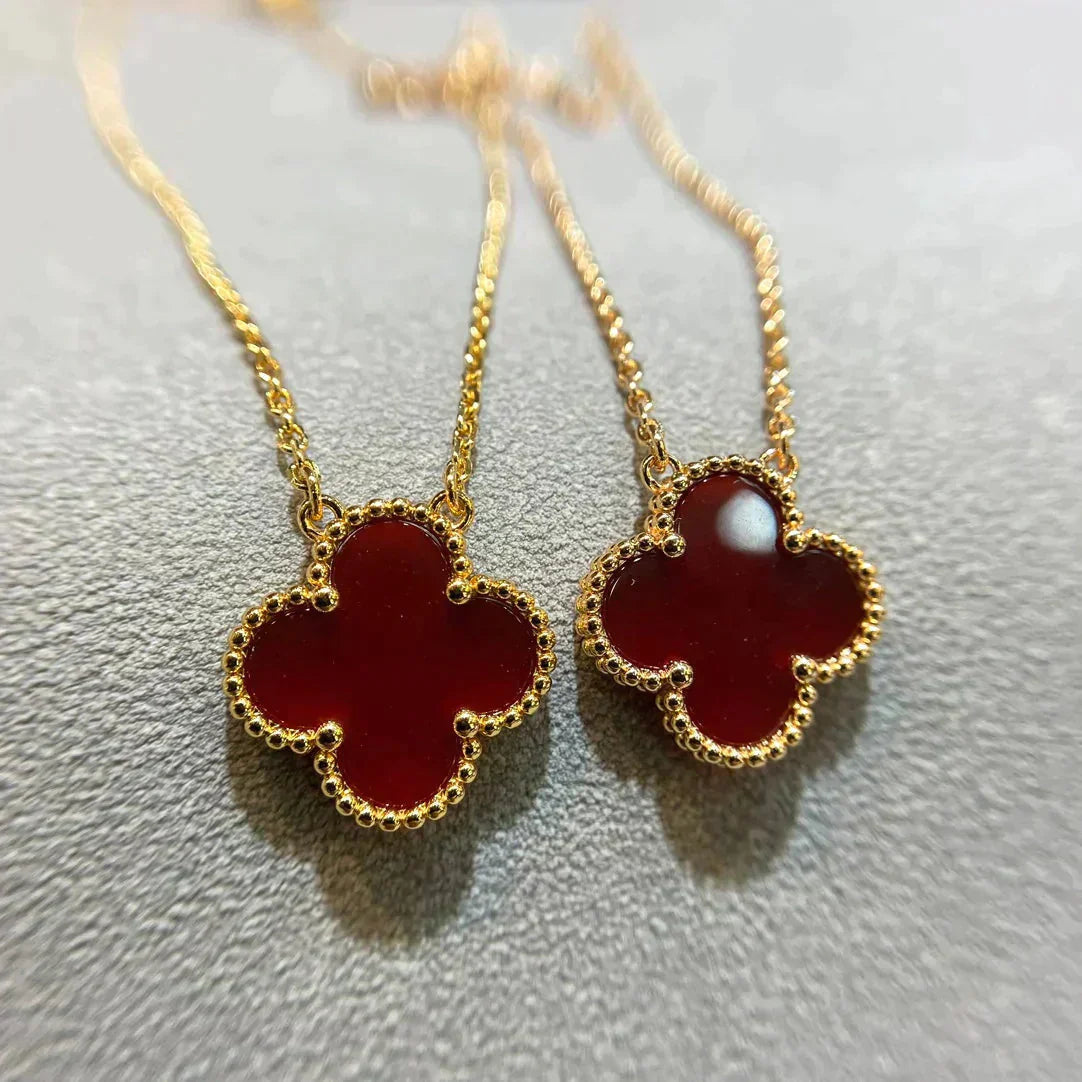 [Vellora Opalyn]CLOVER 15MM CARNELIAN SINGLE FLOWER NECKLACE