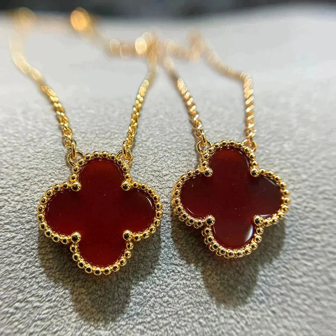 [Vellora Opalyn]CLOVER 15MM CARNELIAN SINGLE FLOWER NECKLACE
