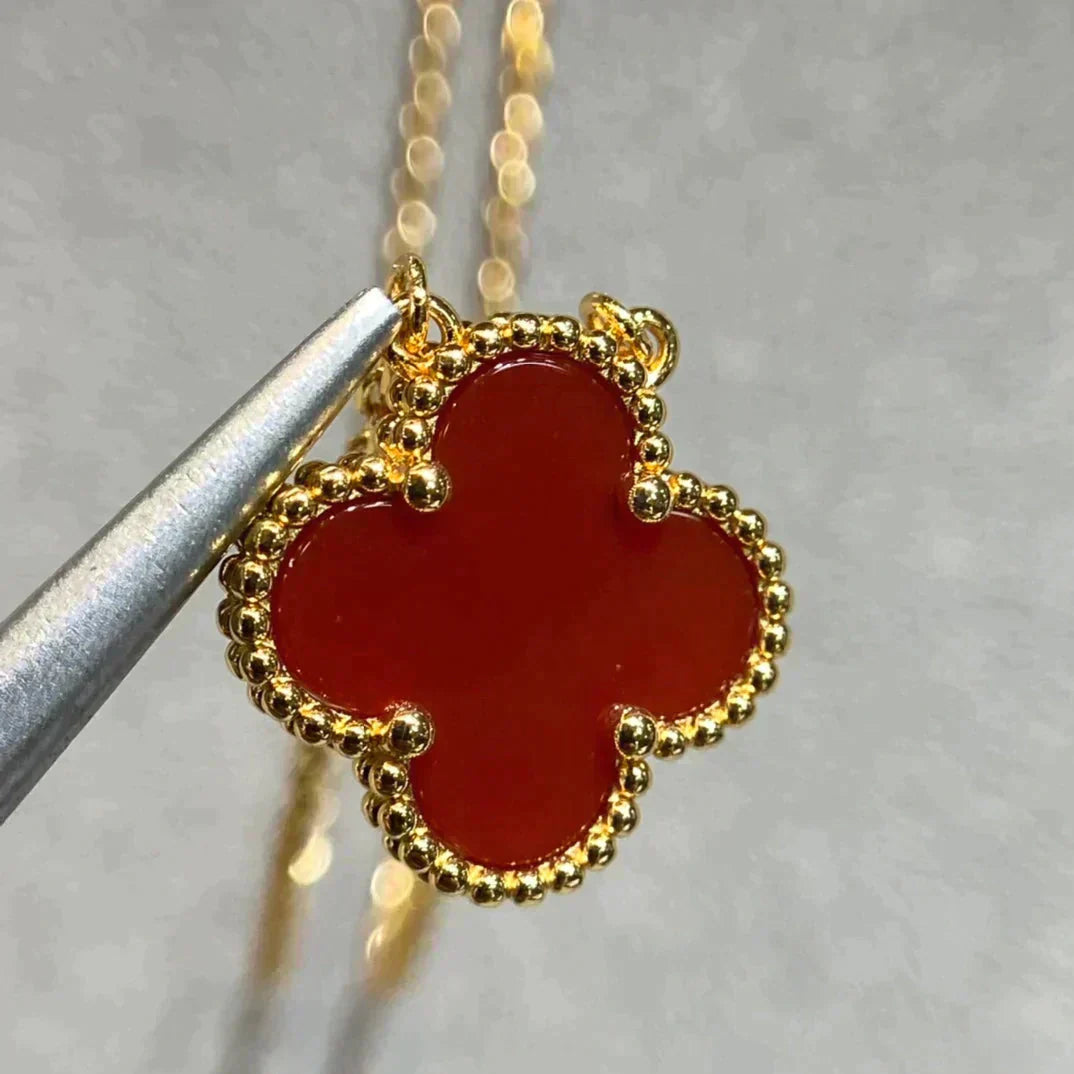 [Vellora Opalyn]CLOVER 15MM CARNELIAN SINGLE FLOWER NECKLACE