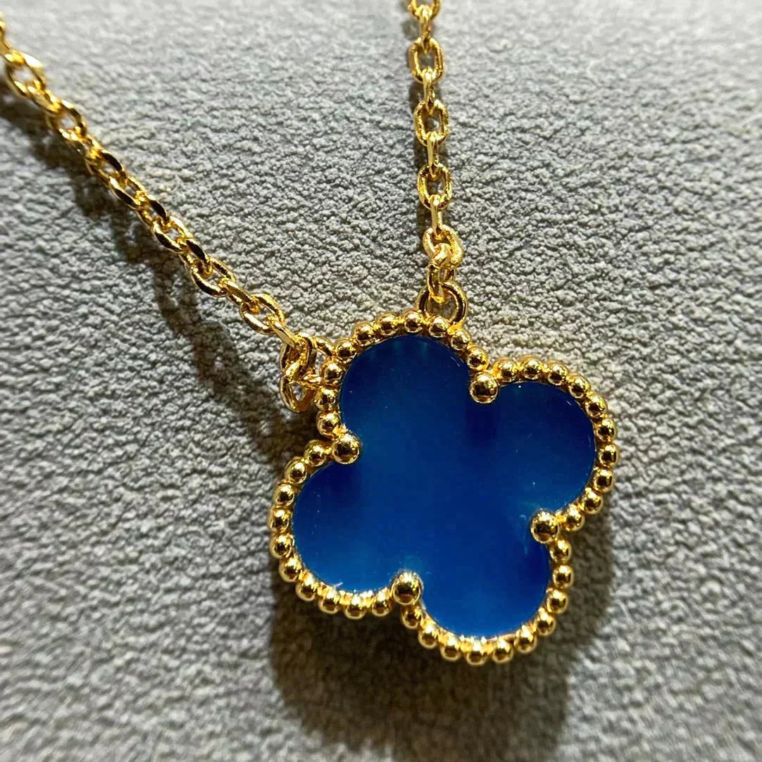 [Vellora Opalyn]CLOVER 15MM BLUE AGATE NECKLACE