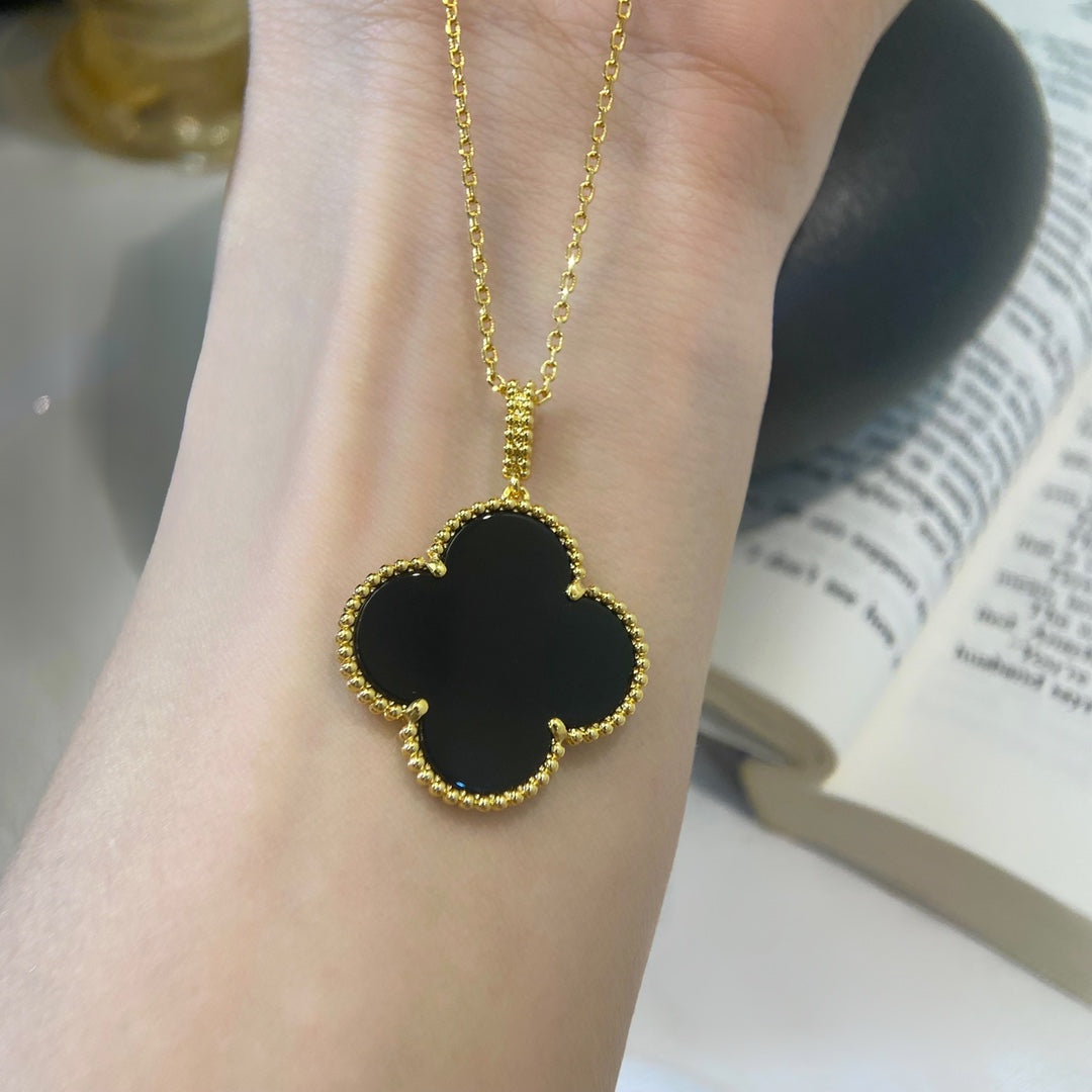 [Vellora Opalyn]CLOVER 25MM NECKLACE GOLD ONYX