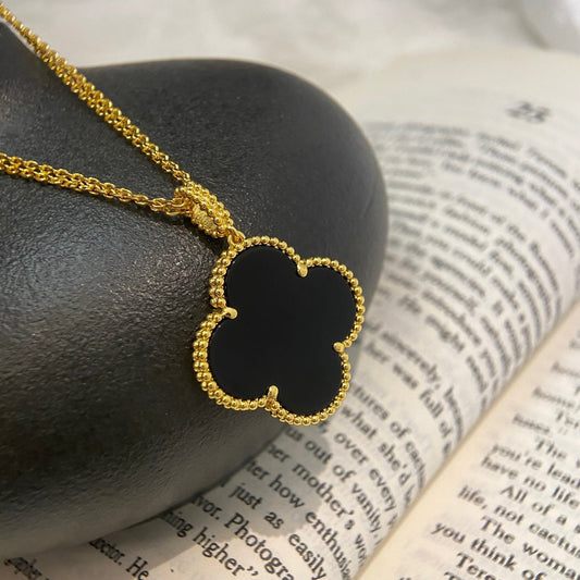 [Vellora Opalyn]CLOVER 25MM NECKLACE GOLD ONYX