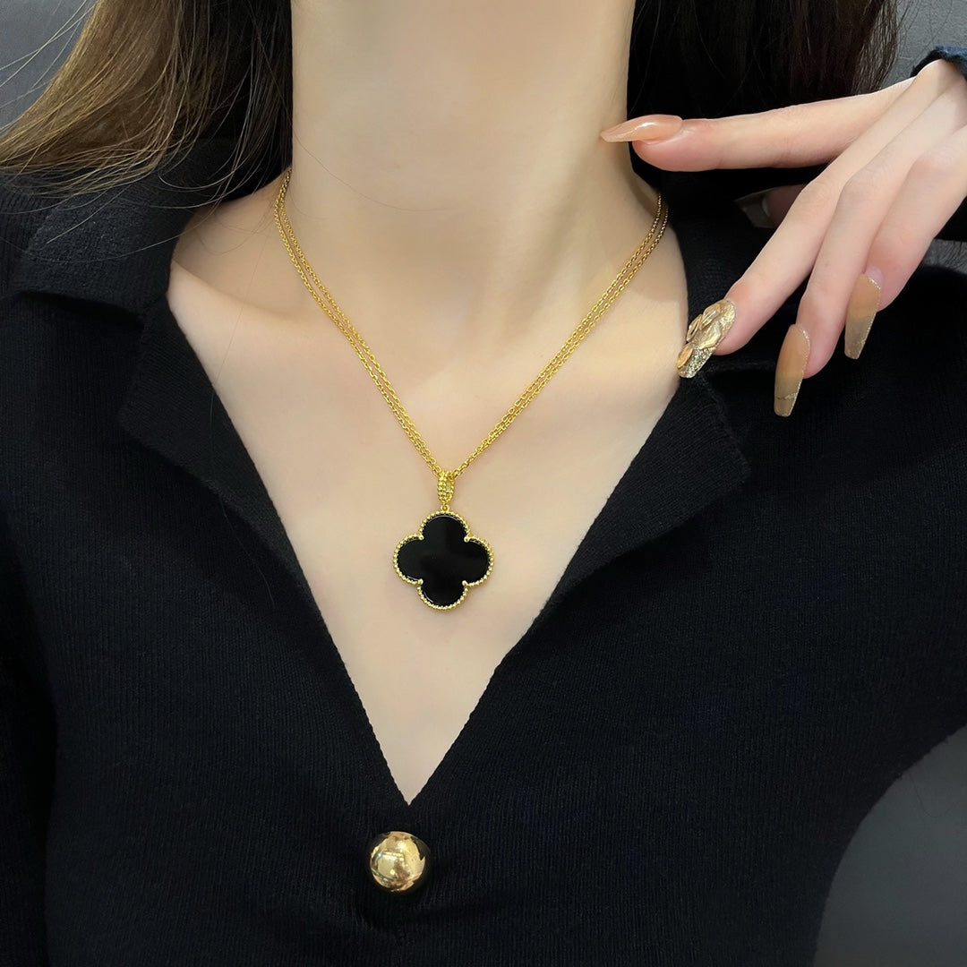 [Vellora Opalyn]CLOVER 25MM NECKLACE GOLD ONYX