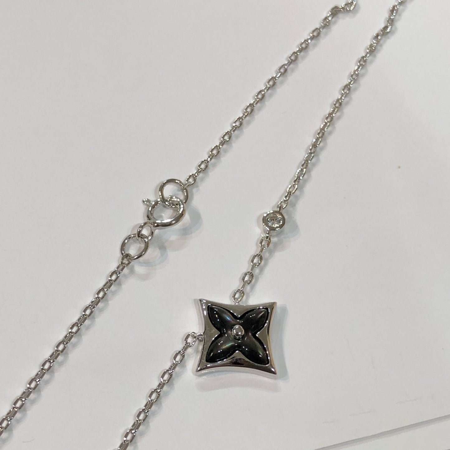 [Vellora Opalyn]STAR BLACK MOP NECKLACE