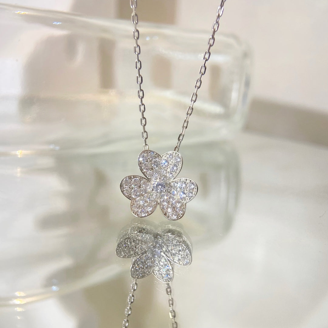 [Vellora Opalyn]FLOWER DIAMOND NECKLACE