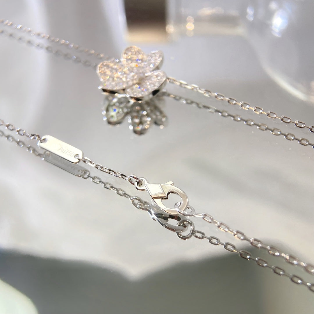 [Vellora Opalyn]FLOWER DIAMOND NECKLACE