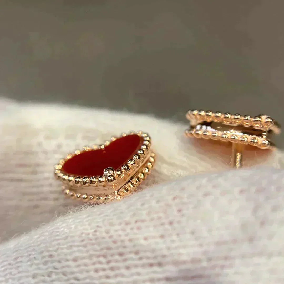 [Vellora Opalyn]HEART CARNELIAN STUD EARRINGS