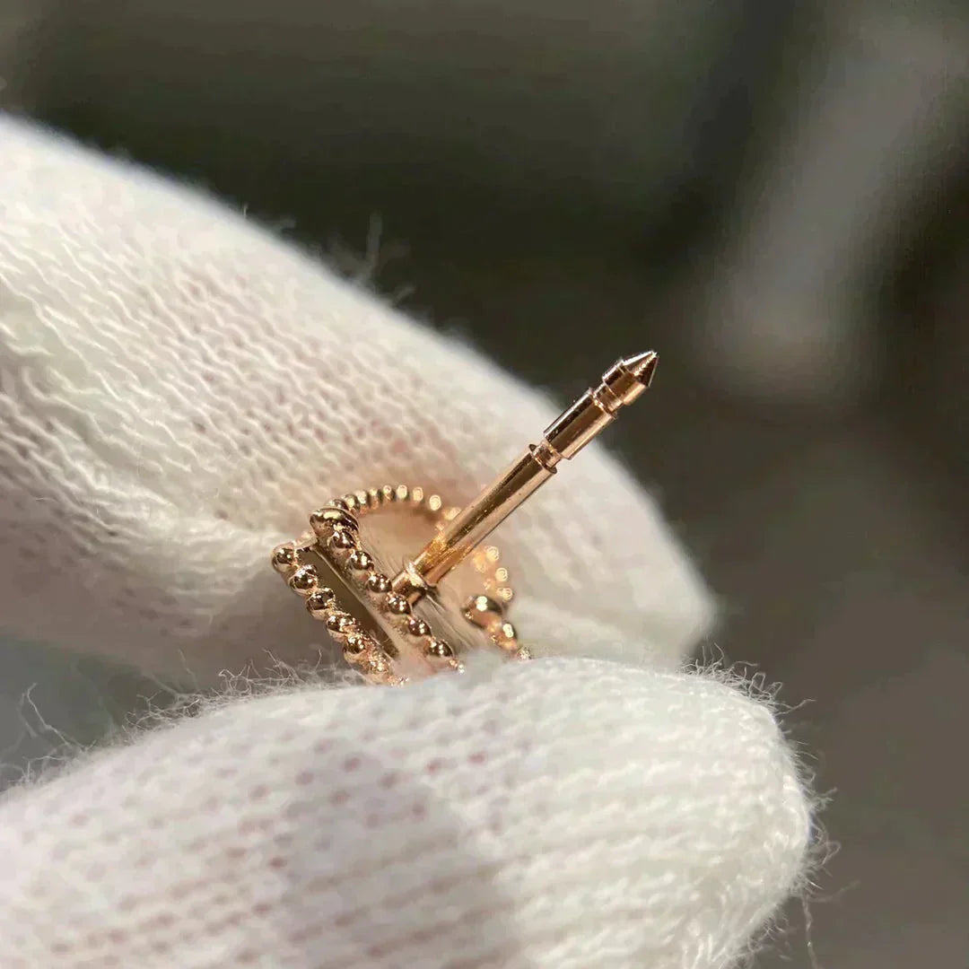 [Vellora Opalyn]HEART CARNELIAN STUD EARRINGS
