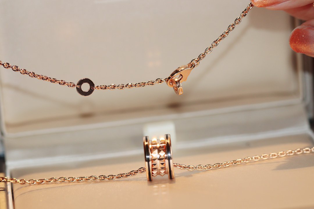 [Vellora Opalyn]ZERO 1 ROCK PEDANT PINK GOLD BLACK NECKLACE