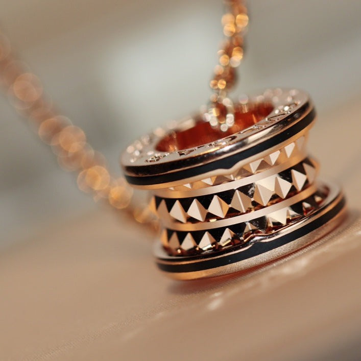 [Vellora Opalyn]ZERO 1 ROCK PEDANT PINK GOLD BLACK NECKLACE