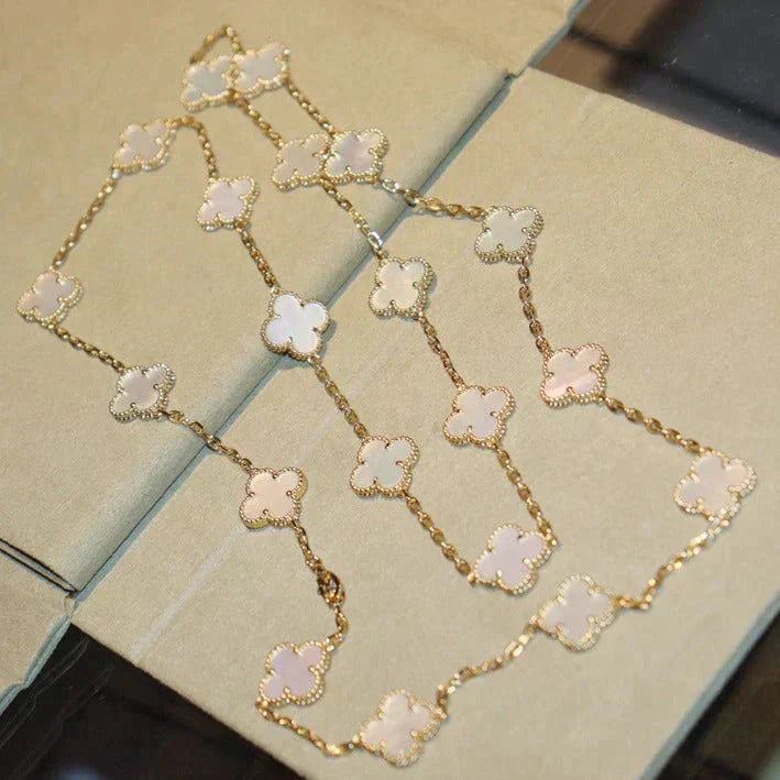 [Vellora Opalyn]CLOVER 20 MOTIFS WHITE MOP NECKLACE