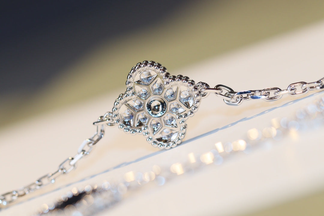 [Vellora Opalyn]CLOVER 20 MOTIFS ONYX DIAMOND SILVER