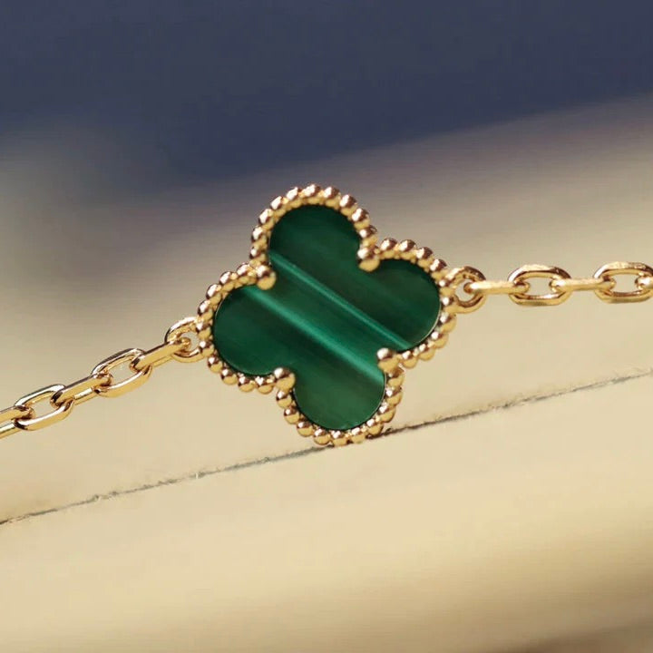 [Vellora Opalyn]CLOVER 20 MOTIFS MALACHITE GOLD