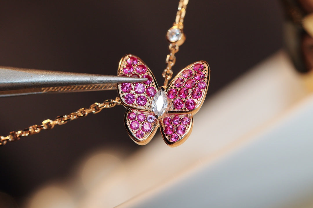 [Vellora Opalyn]BUTTERFLY RED DIAMOND ROSE GOLD NECKLACE