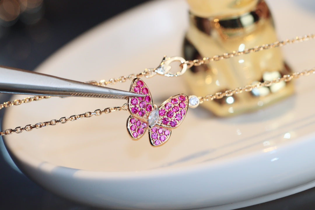 [Vellora Opalyn]BUTTERFLY RED DIAMOND ROSE GOLD NECKLACE
