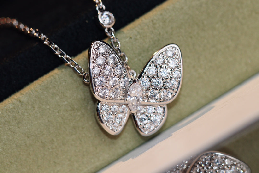 [Vellora Opalyn]BUTTERFLY DIAMOND NECKLACE