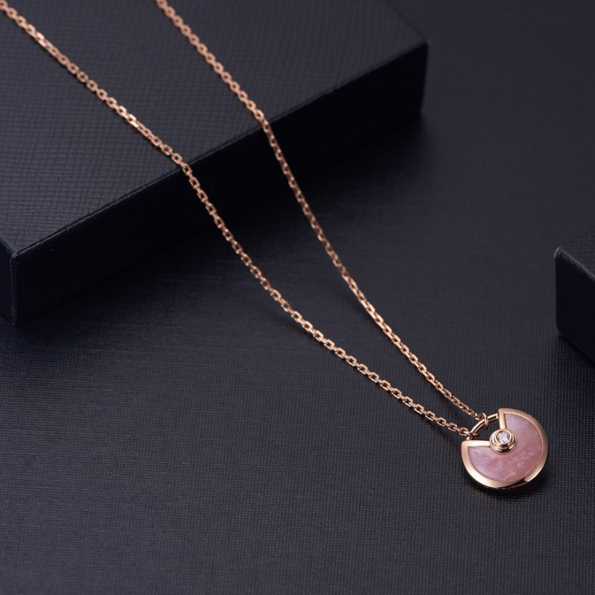 [Vellora Opalyn]AMULETTE ROSE GOLD PINK MOP NECKLACE