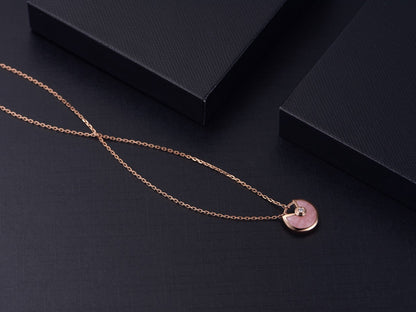 [Vellora Opalyn]AMULETTE ROSE GOLD PINK MOP NECKLACE