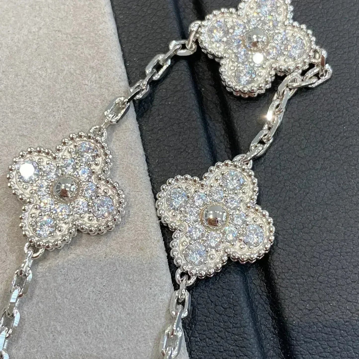 [Vellora Opalyn]CLOVER 5 MOTIFS  DIAMOND BRACELET SILVER