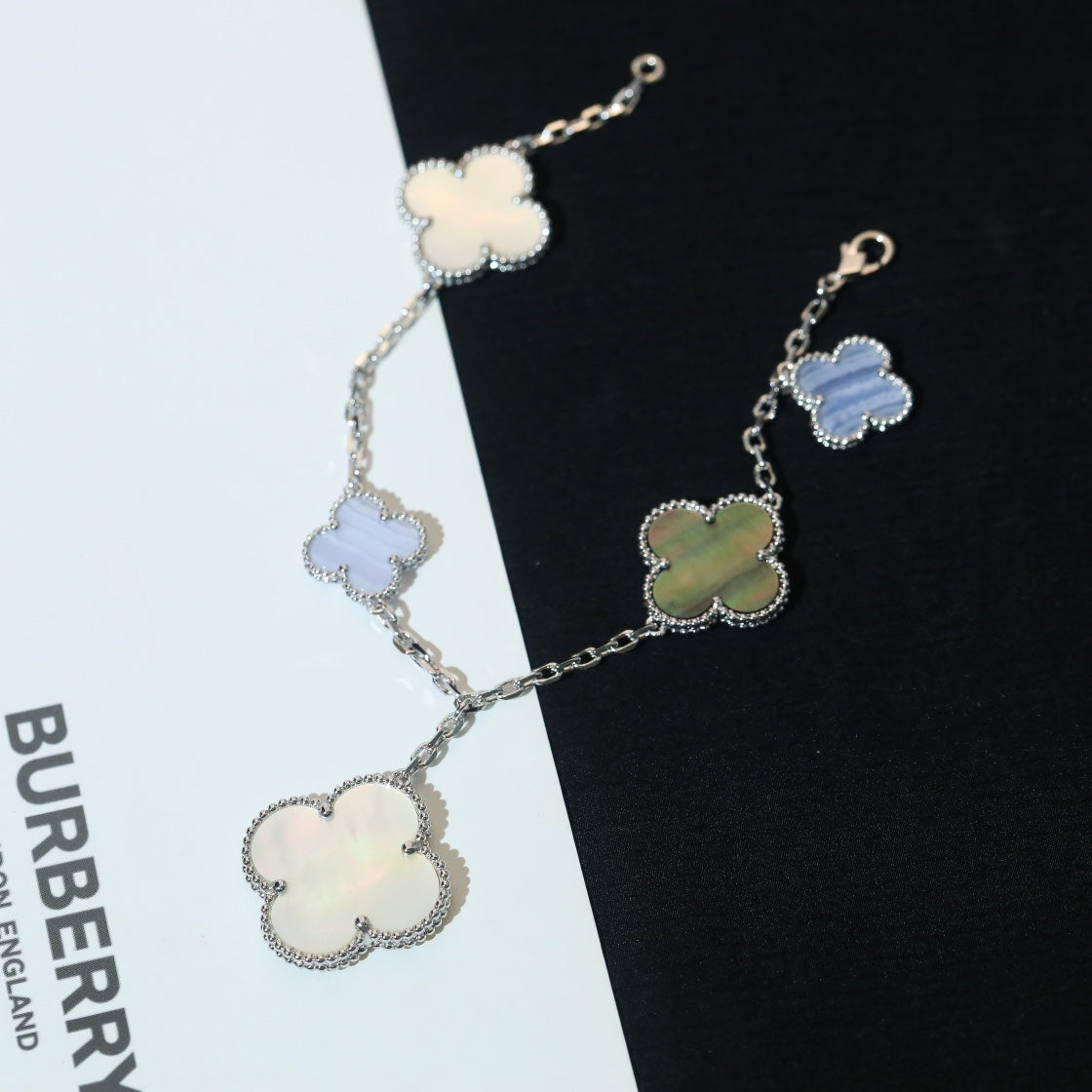 [Vellora Opalyn]CLOVER BRACELET 5 MOTIFS MOP CHALCEDONY SILVER