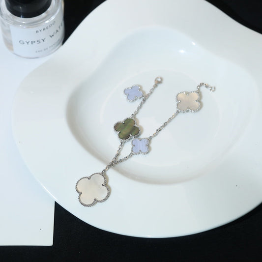 [Vellora Opalyn]CLOVER BRACELET 5 MOTIFS MOP CHALCEDONY SILVER
