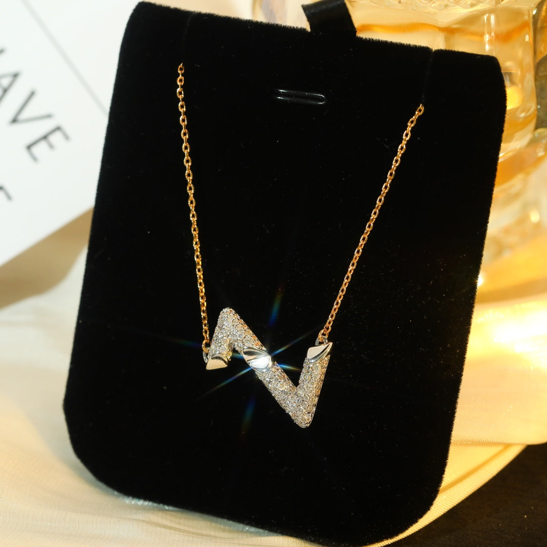 [Vellora Opalyn]VOLT SILVER DIAMOND PEDANT NECKLACE
