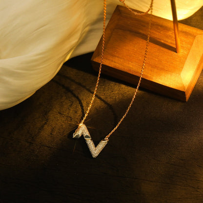 [Vellora Opalyn]VOLT SILVER DIAMOND PEDANT NECKLACE