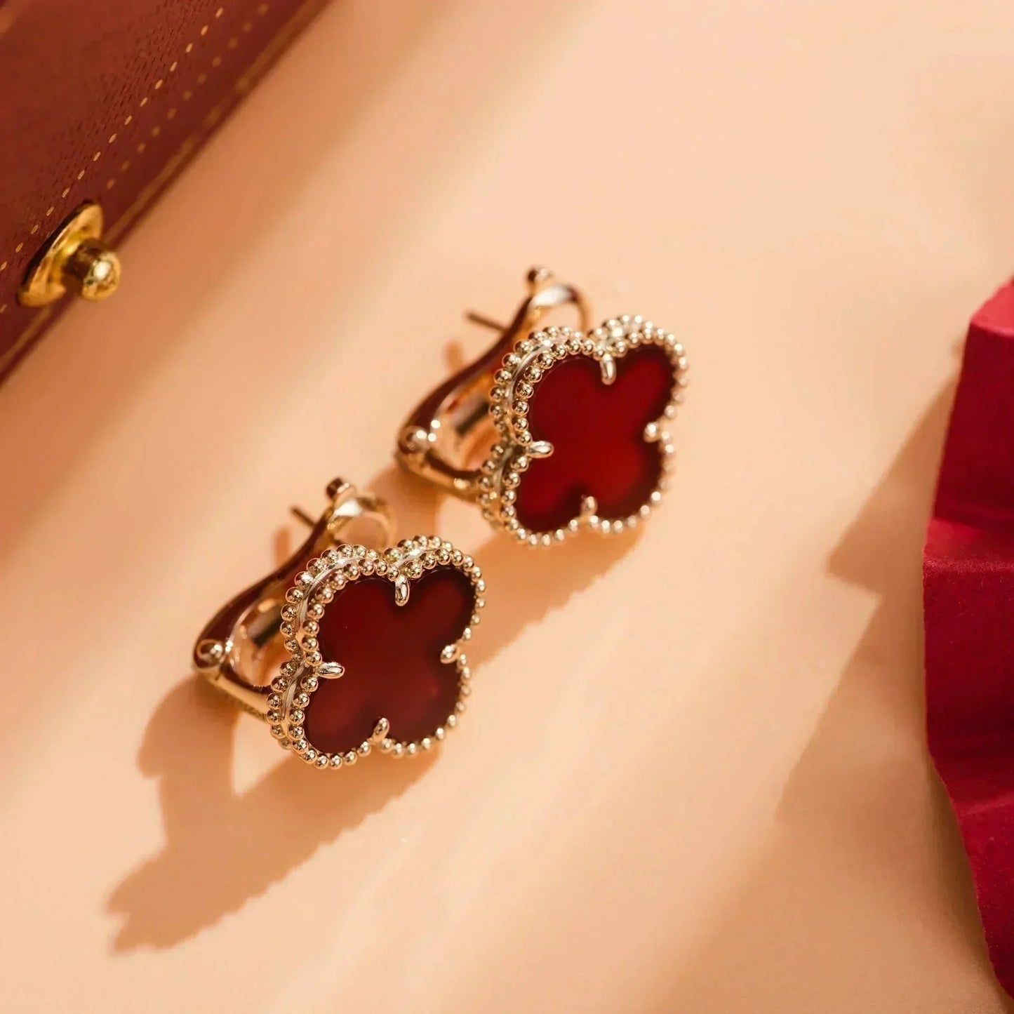 [Vellora Opalyn]CLOVER MEDIUM 1 MOTIFS CARNELIAN  EARRINGS