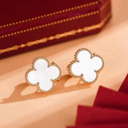 [Vellora Opalyn]CLOVER MEDIUM 1 MOTIFS  WHITE MOP STUD EARRINGS