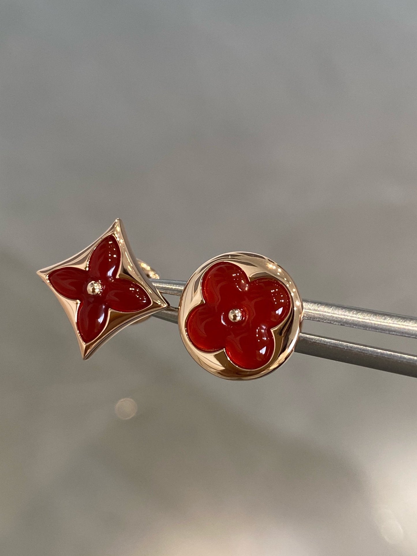 [Vellora Opalyn]STAR AND SUN PINK GOLD CARNELIAN STUD EARRINGS