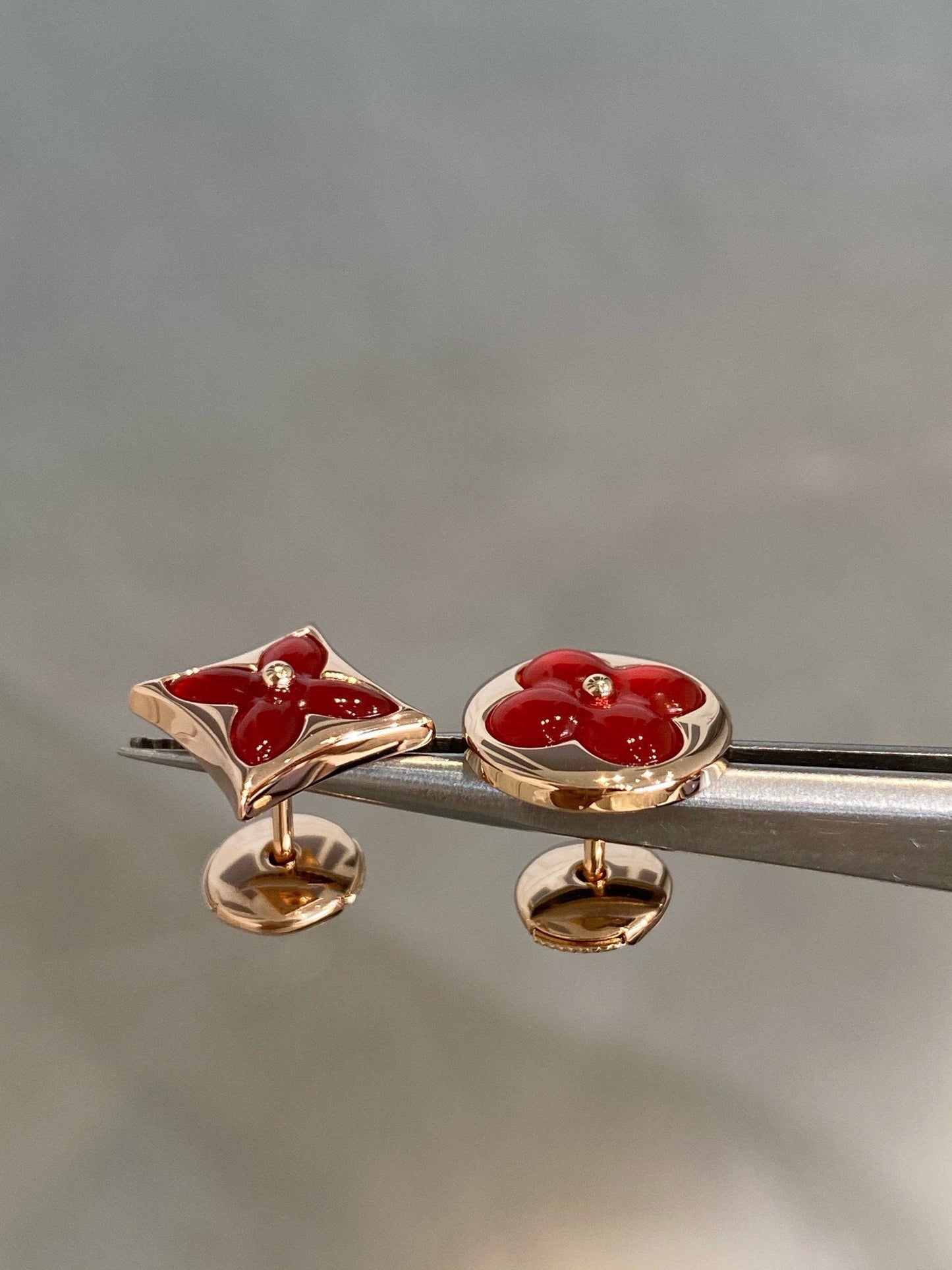 [Vellora Opalyn]STAR AND SUN PINK GOLD CARNELIAN STUD EARRINGS