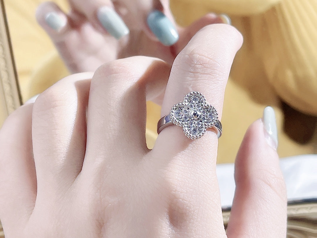 [Vellora Opalyn]CLOVER DIAMOND RING