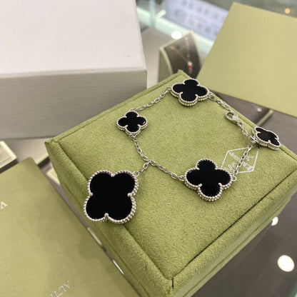 [Vellora Opalyn]CLOVER 5 MOTIFS SIVLER ONYX BRACELET