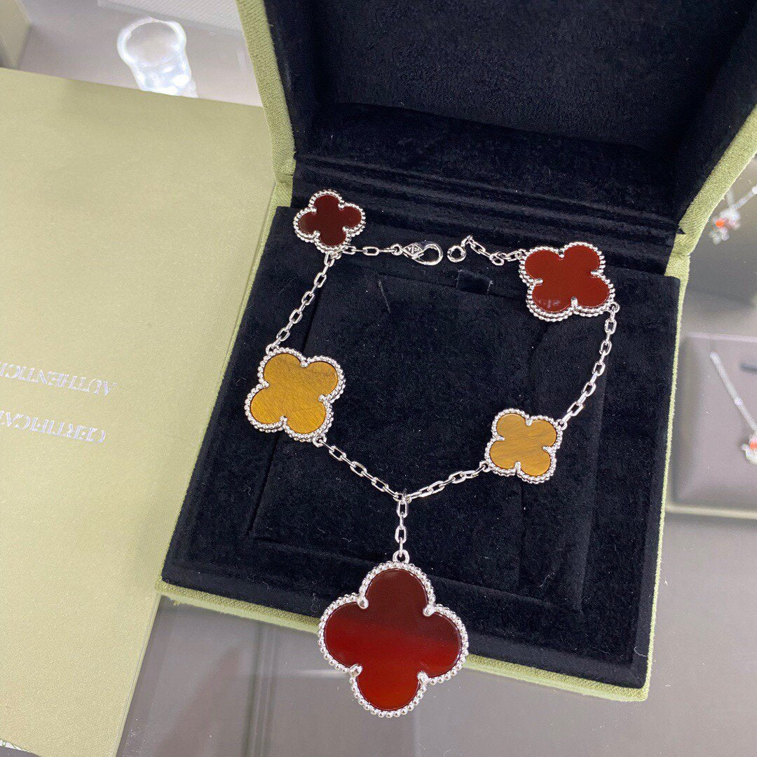 [Vellora Opalyn]CLOVER 5 MOTIFS SIVLER CARNELIAN TIGER EYE BRACELET