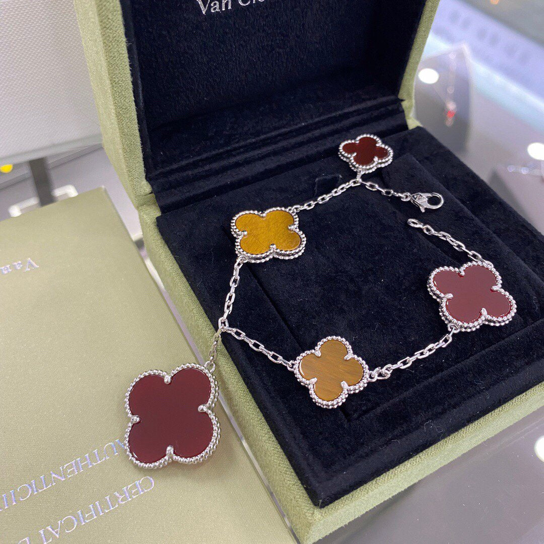 [Vellora Opalyn]CLOVER 5 MOTIFS SIVLER CARNELIAN TIGER EYE BRACELET