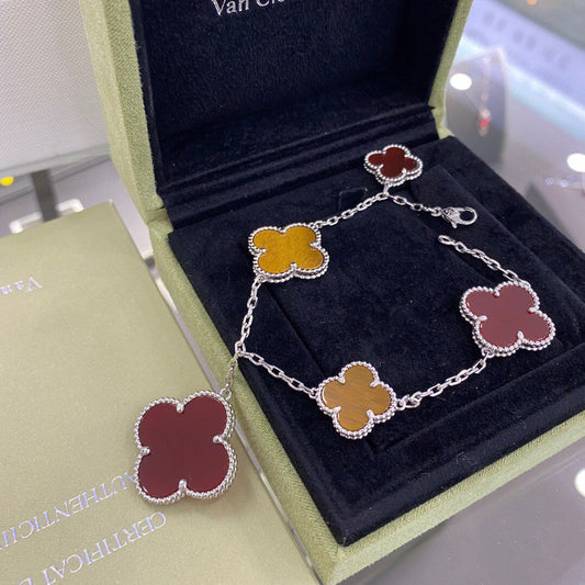[Vellora Opalyn]CLOVER 5 MOTIFS SIVLER CARNELIAN TIGER EYE BRACELET