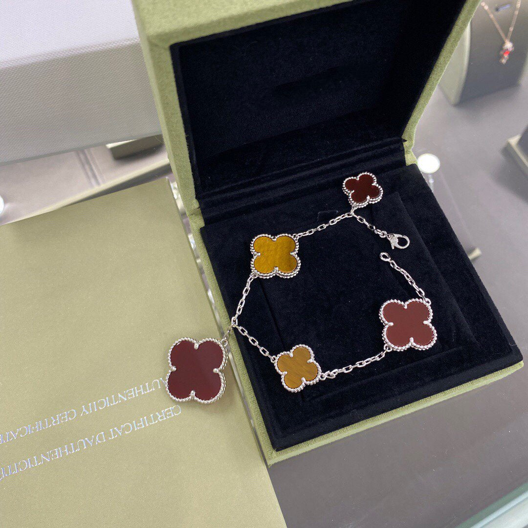 [Vellora Opalyn]CLOVER 5 MOTIFS SIVLER CARNELIAN TIGER EYE BRACELET