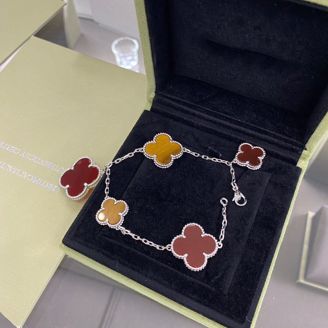 [Vellora Opalyn]CLOVER 5 MOTIFS SIVLER CARNELIAN TIGER EYE BRACELET