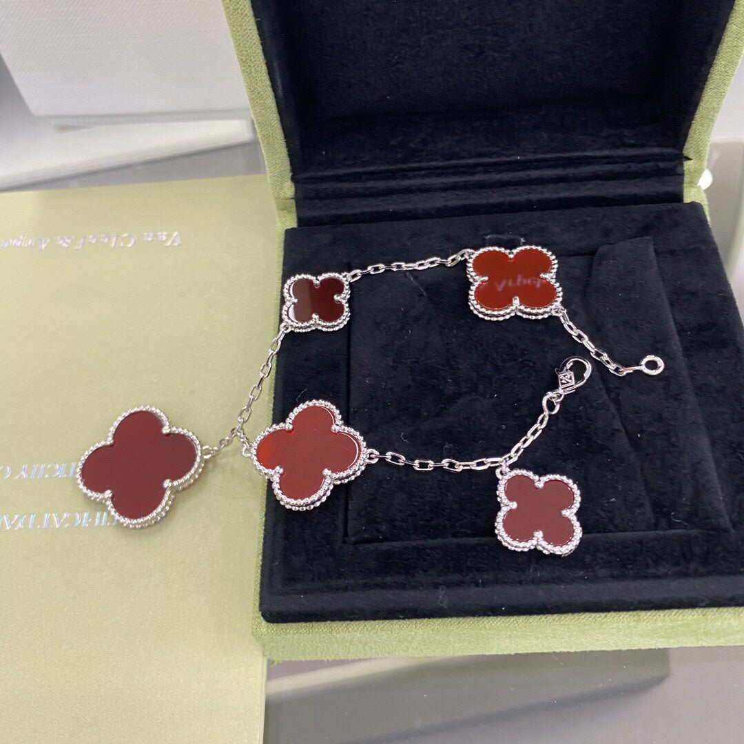 [Vellora Opalyn]CLOVER 5 MOTIFS SIVLER CARNELIAN BRACELET