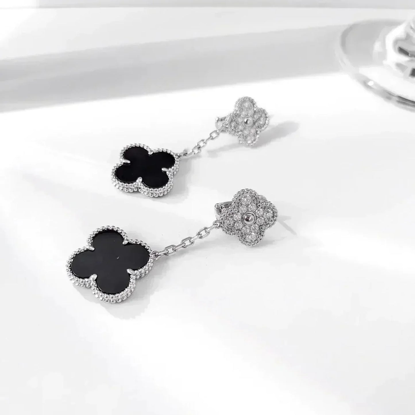 [Vellora Opalyn]CLOVER 2 MOTIFS  DIAMOND ONYX EARRINGS SILVER