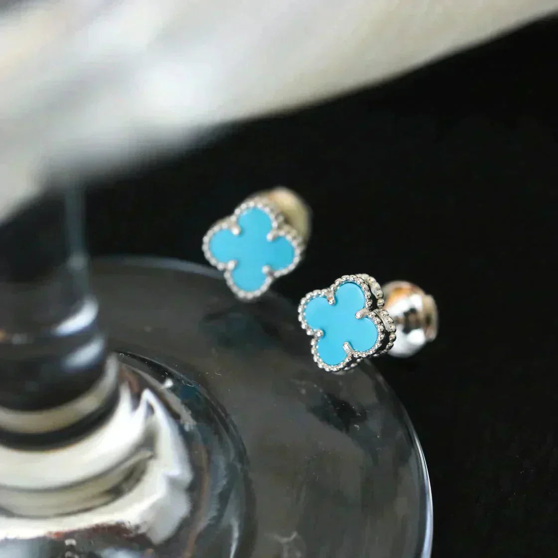 [Vellora Opalyn]CLOVER MINI 9.5MM ONYX STUD EARRINGS SILVER