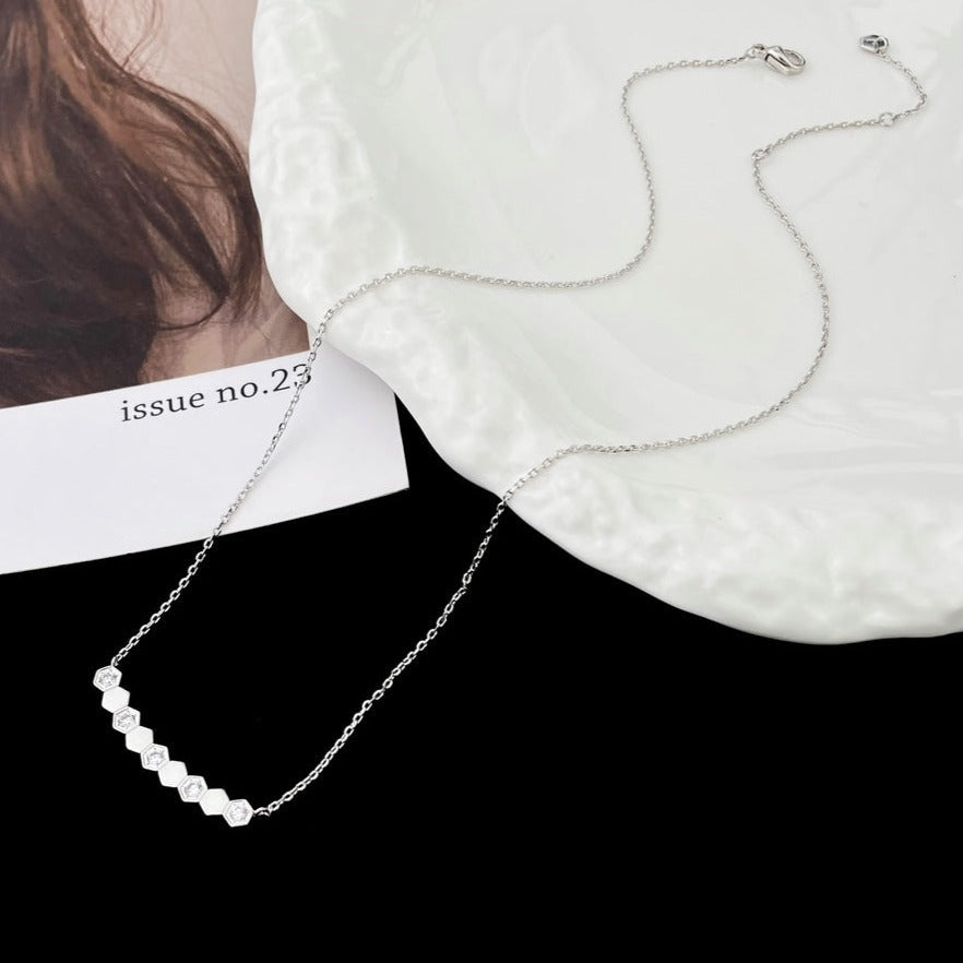 [Vellora Opalyn]BEE MY LOVE DIAMOND NECKLACE