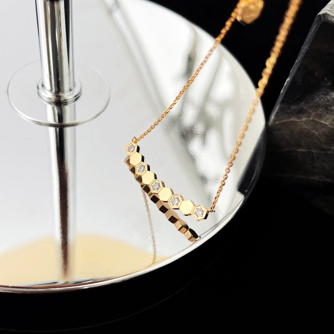 [Vellora Opalyn]BEE MY LOVE DIAMOND NECKLACE