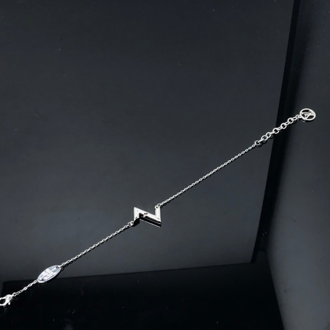 [Vellora Opalyn]VOLT LV LOGO BRACELET